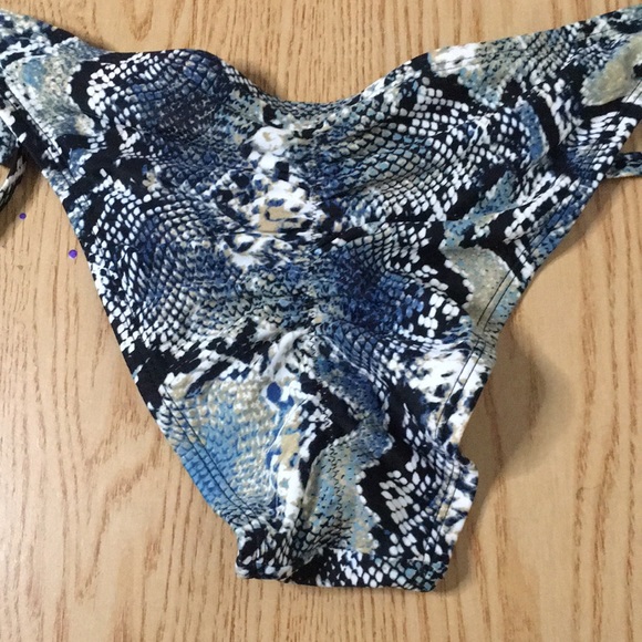 B3 New Shade & Shore Swimsuit Bikini Bottoms Snake Print Ruched Blue Size Small - Picture 6 of 6